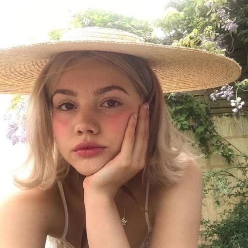 哭着说的头像-鱼见海资源网-免费PHP网站源码模板,插件软件网创AI智能体资源分享平台！