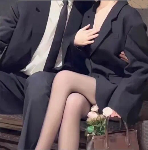 川中的头像-鱼见海资源网-免费PHP网站源码模板,插件软件网创AI智能体资源分享平台！