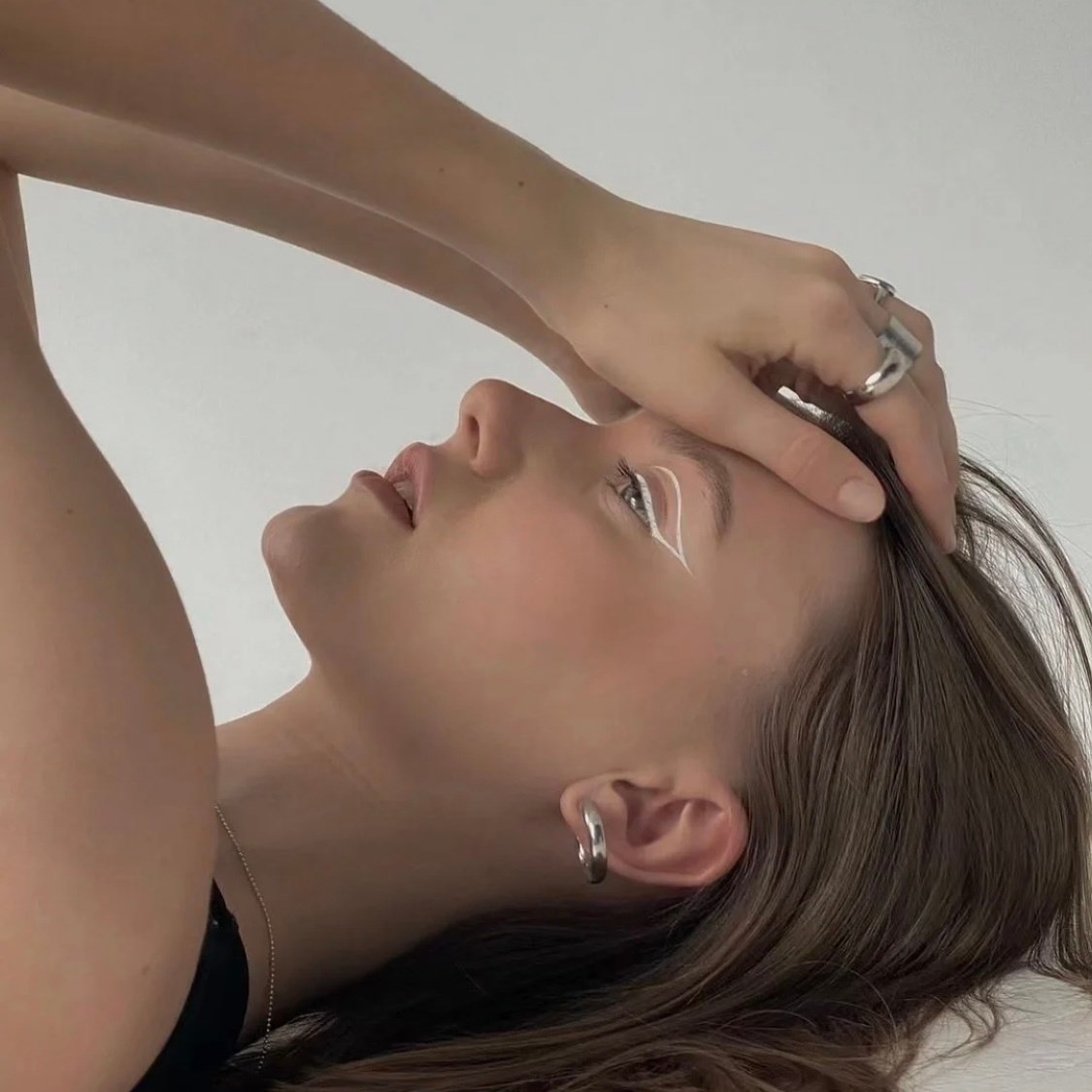 你不是最美的又有谁在乎的头像-鱼见海资源网-免费PHP网站源码模板,插件软件网创AI智能体资源分享平台！